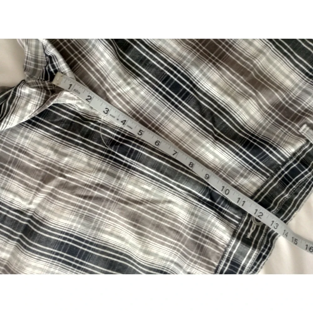 Levi Men's Brown Black Plaid Shorts Size 42  11